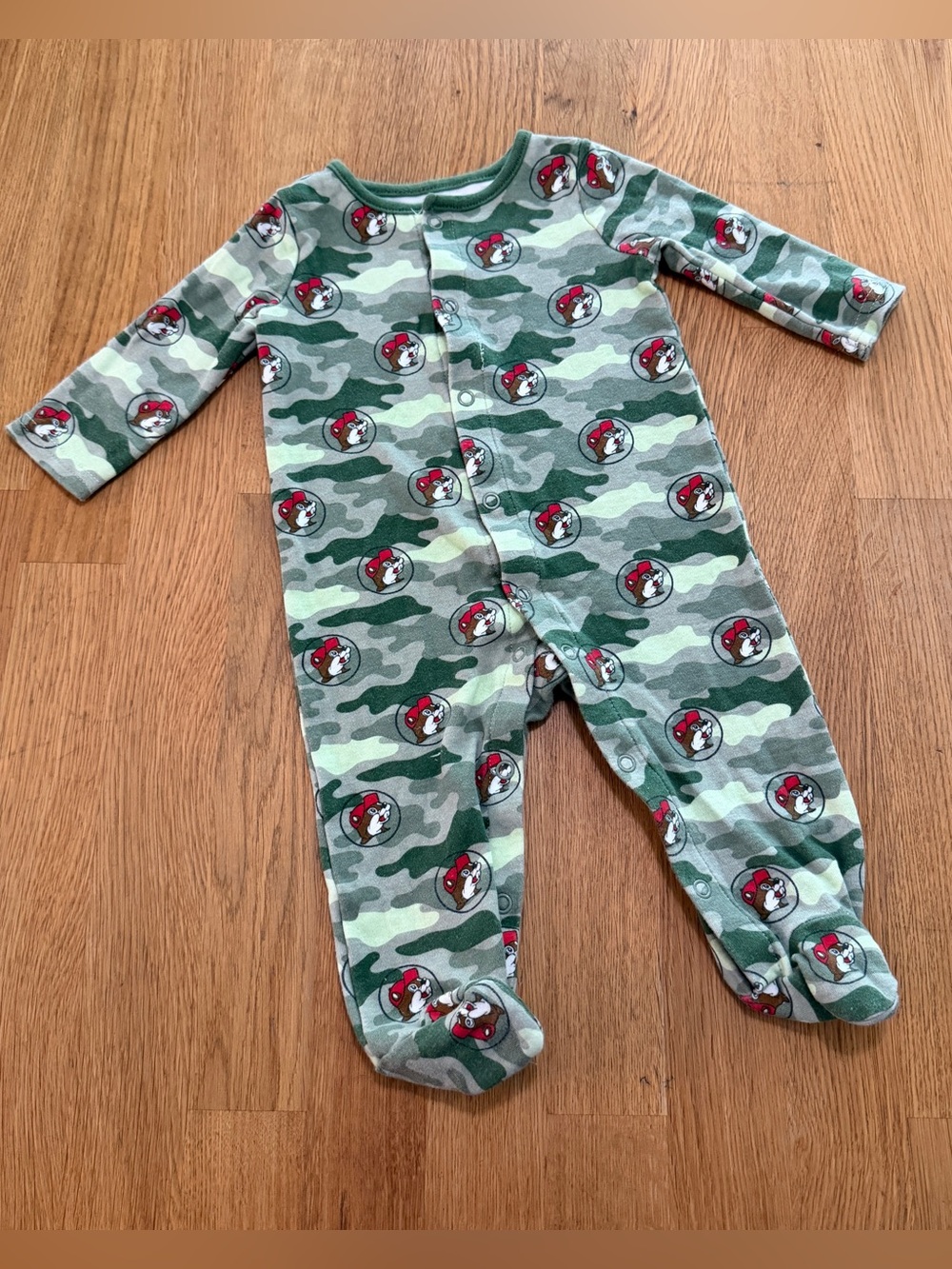 Buc-ee's 6 MONTHS Camo Footed One Piece Sleeper Bodysuit Pajama